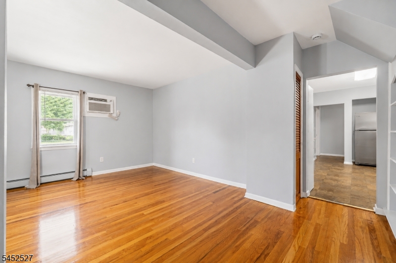 305 Manning Ave 1 Property Photo 10