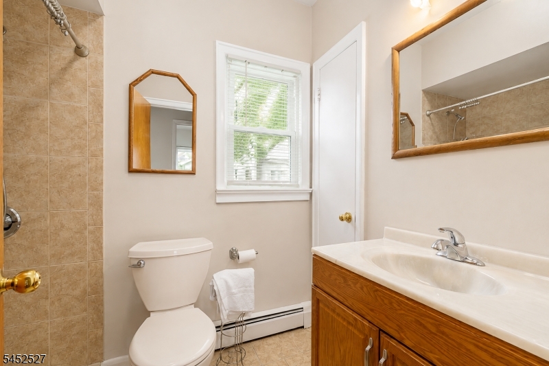 305 Manning Ave 1 Property Photo 17