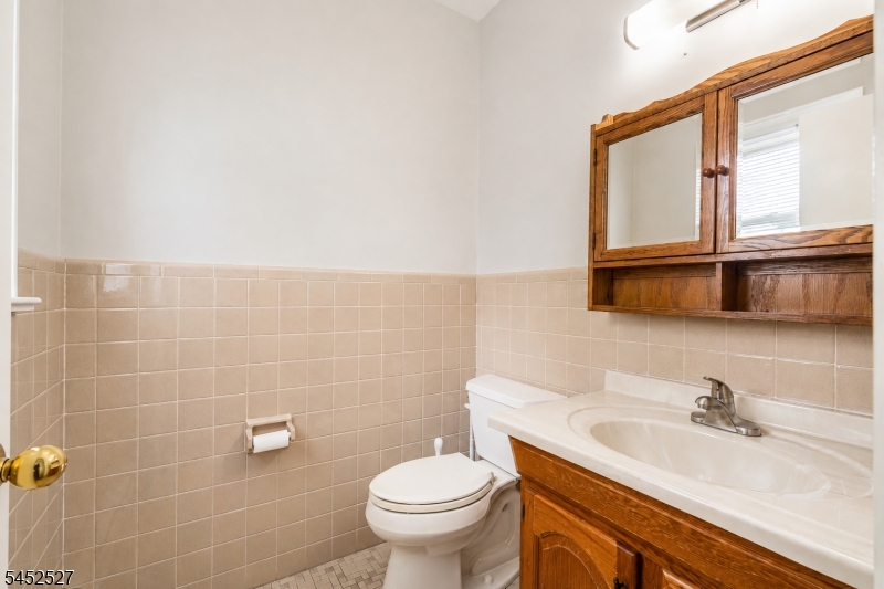 305 Manning Ave 1 Property Photo 18