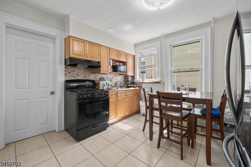 4 Gillies St Property Photo 14