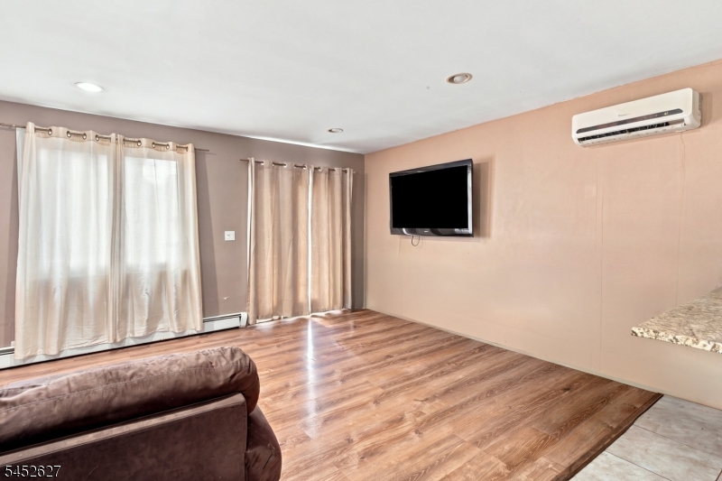 1528 Washington Ave Property Photo 15