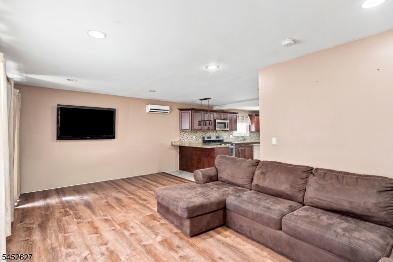 1528 Washington Ave Property Photo 17