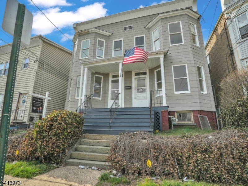 33 Delaware St Property Photo 1