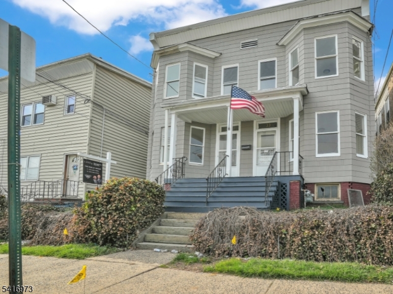 33 Delaware St Property Photo 2