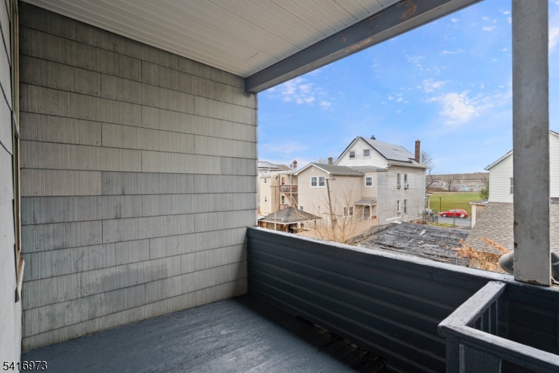 33 Delaware St Property Photo 8