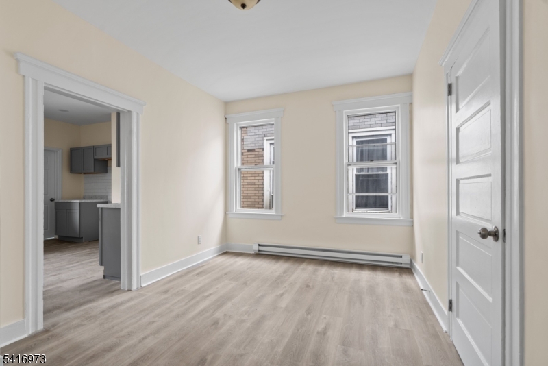 33 Delaware St Property Photo 10
