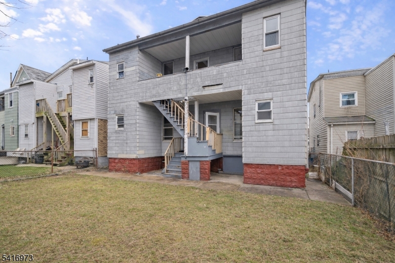 33 Delaware St Property Photo 12