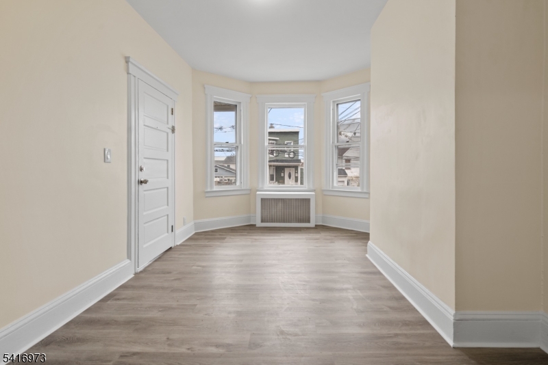 33 Delaware St Property Photo 18