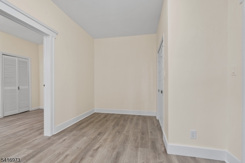33 Delaware St Property Photo 19
