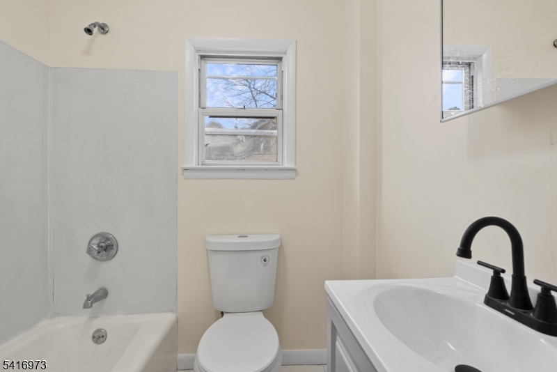 33 Delaware St Property Photo 23