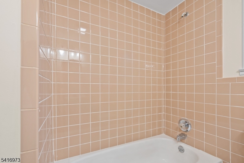 33 Delaware St Property Photo 25