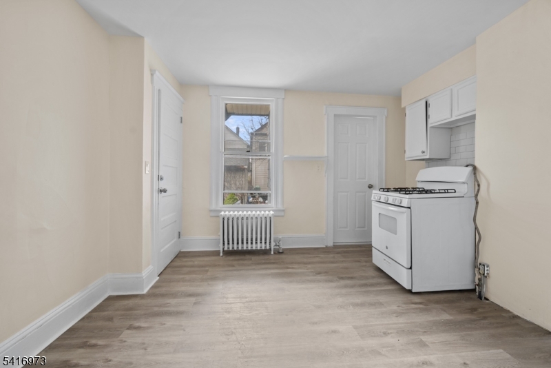 33 Delaware St Property Photo 31