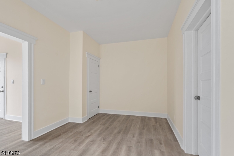 33 Delaware St Property Photo 38