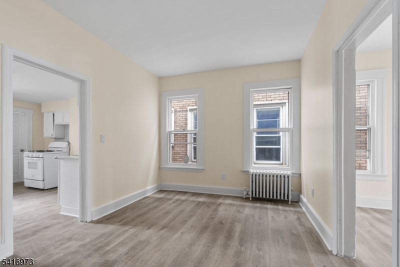 33 Delaware St Property Photo 40