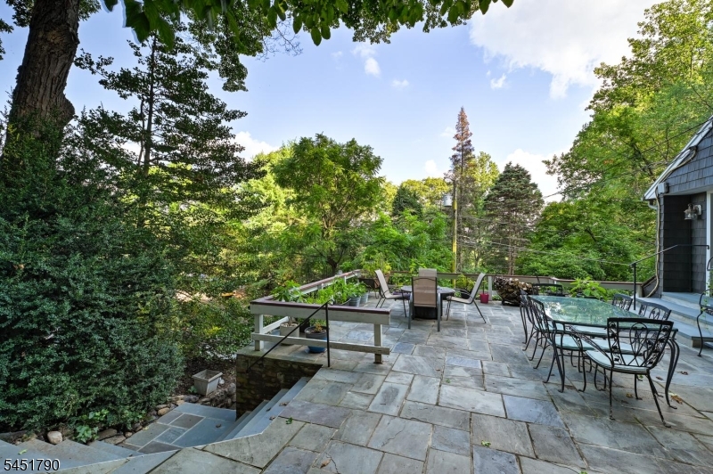 18 Bott Ln Property Photo 3