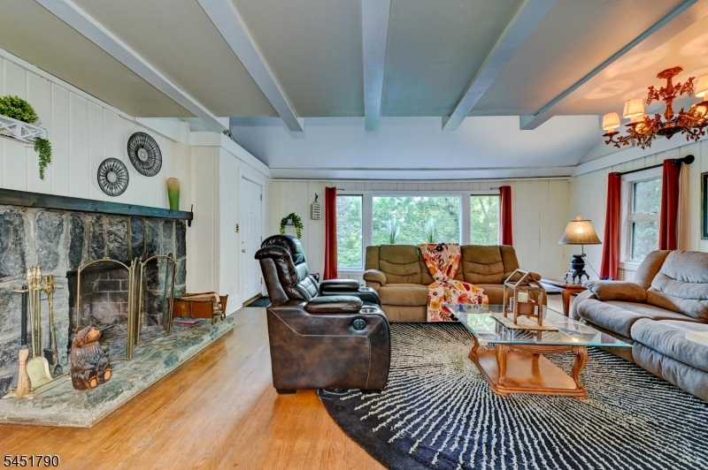 18 Bott Ln Property Photo 7