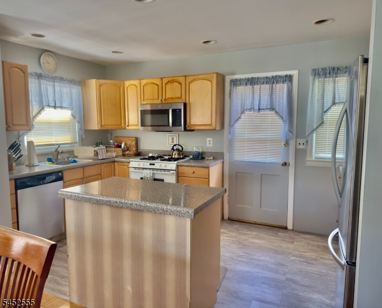 189 Elberon Ave Property Photo 8