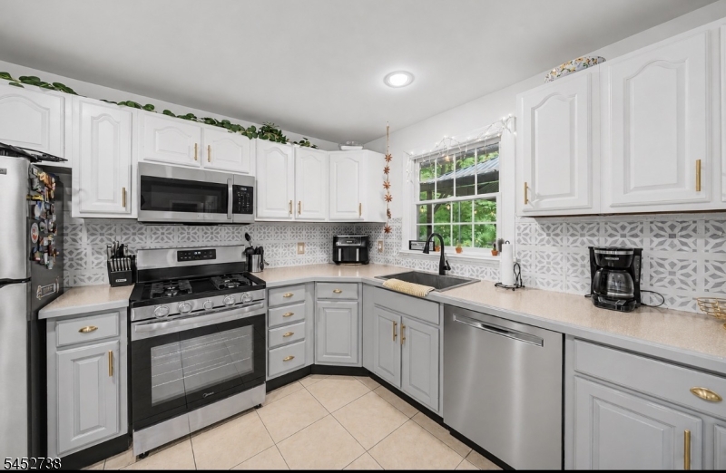 21 Struble Ln Property Photo 15