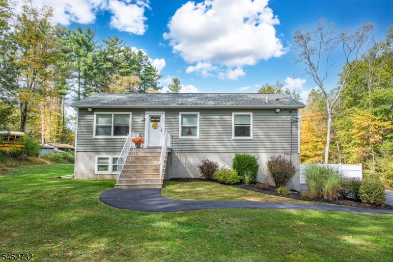 152 New Rd Property Photo 1