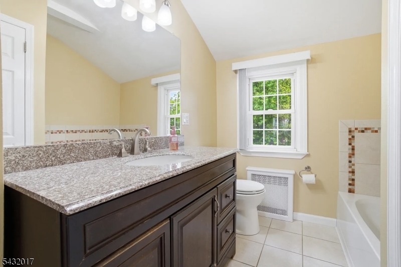 43 Oakland Ave Property Photo 15