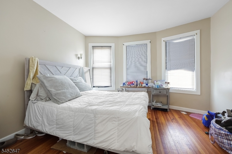 224 Lawrence St Property Photo 8