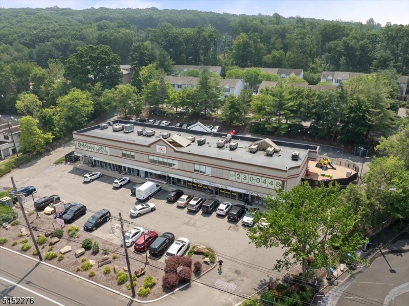176 Us Highway 46 Property Photo 2