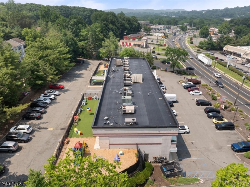 176 Us Highway 46 Property Photo 14