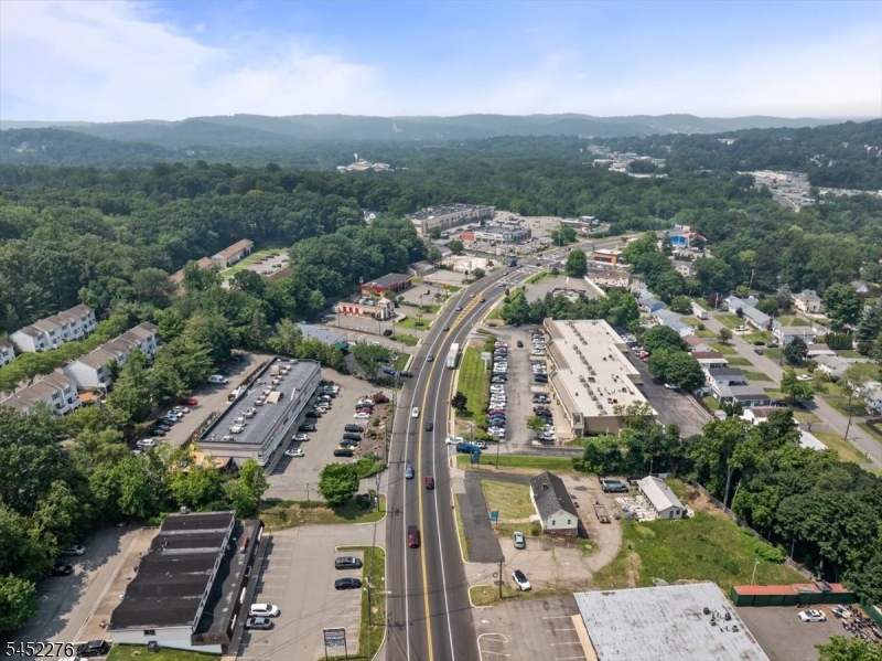 176 Us Highway 46 Property Photo 19