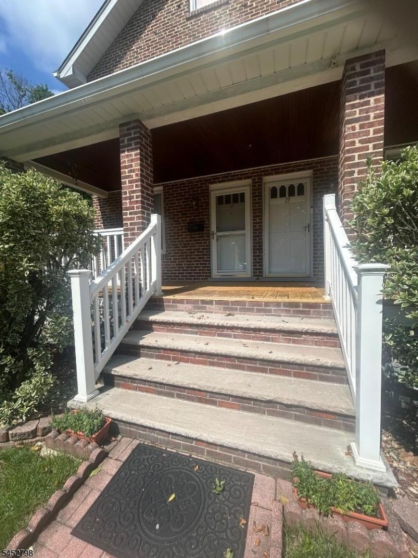 17 Codington Pl Property Photo 2