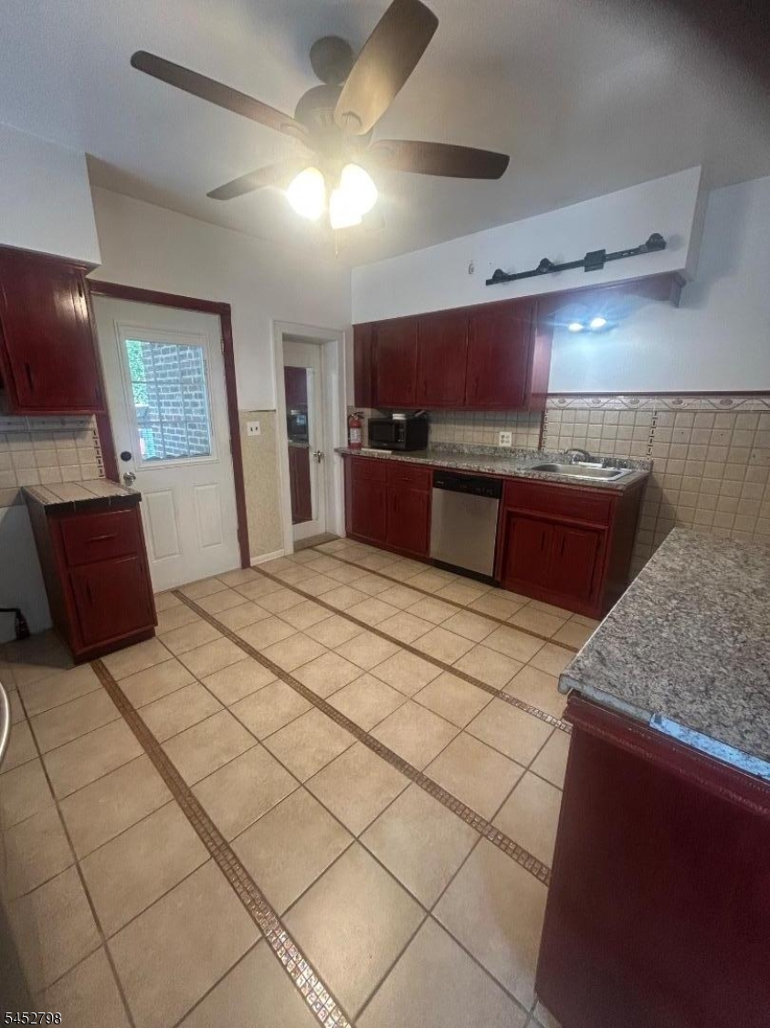17 Codington Pl Property Photo 11