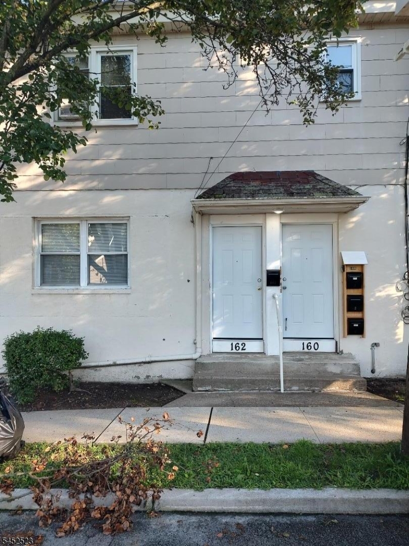 162 Hamilton Ave Property Photo 1