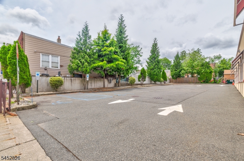 303 Belmont Ave Property Photo 15
