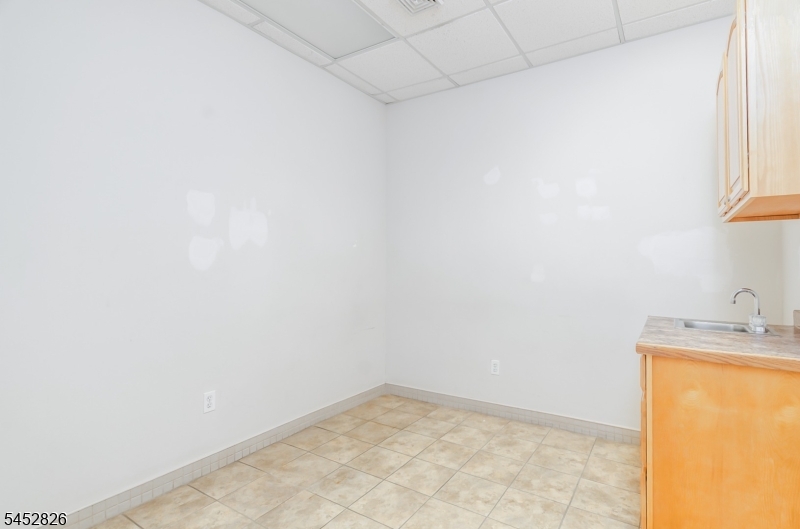 303 Belmont Ave Property Photo 18