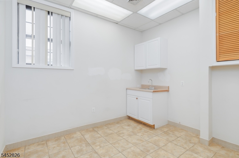 303 Belmont Ave Property Photo 22