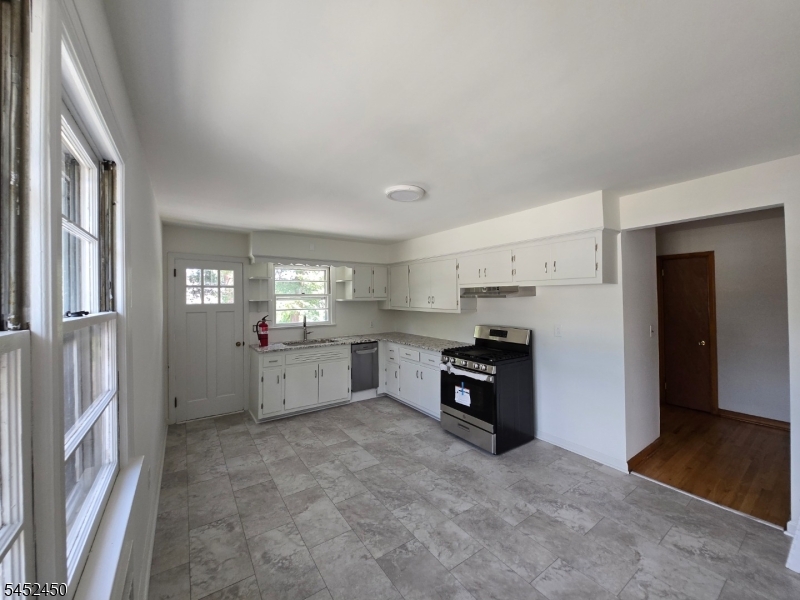 384 Delawanna Ave 2 Property Photo 8