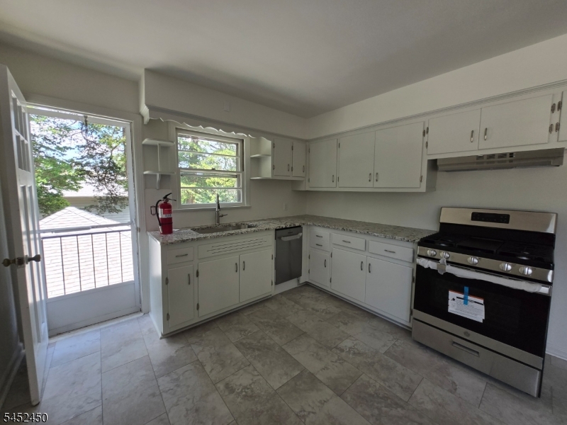 384 Delawanna Ave 2 Property Photo 9