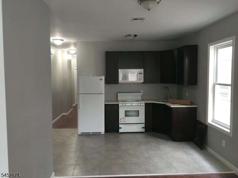 84 N Park St 4 Property Photo 16