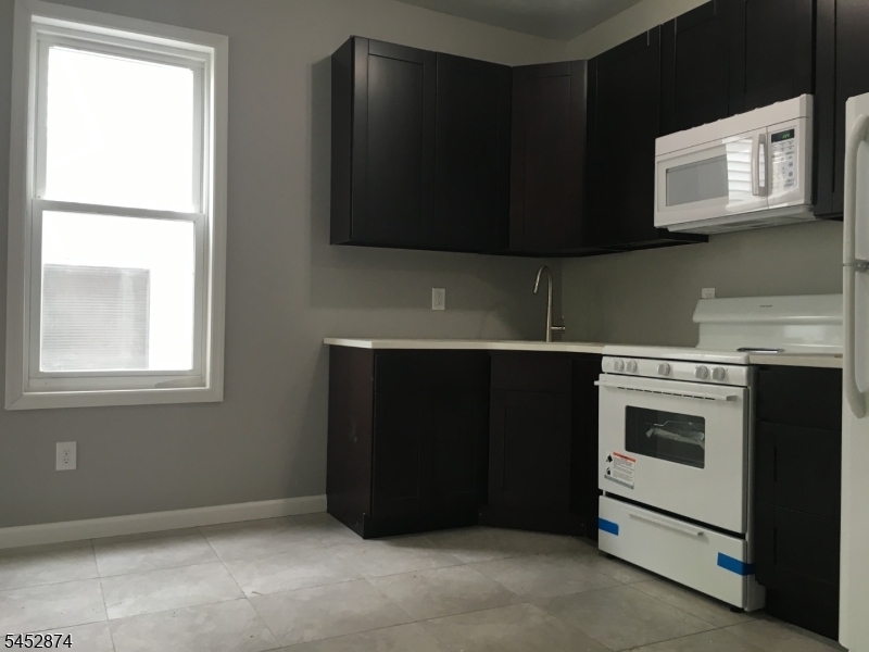 84 N Park St 4 Property Photo 17