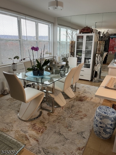926 Bloomfield Ave 8k Property Photo 6