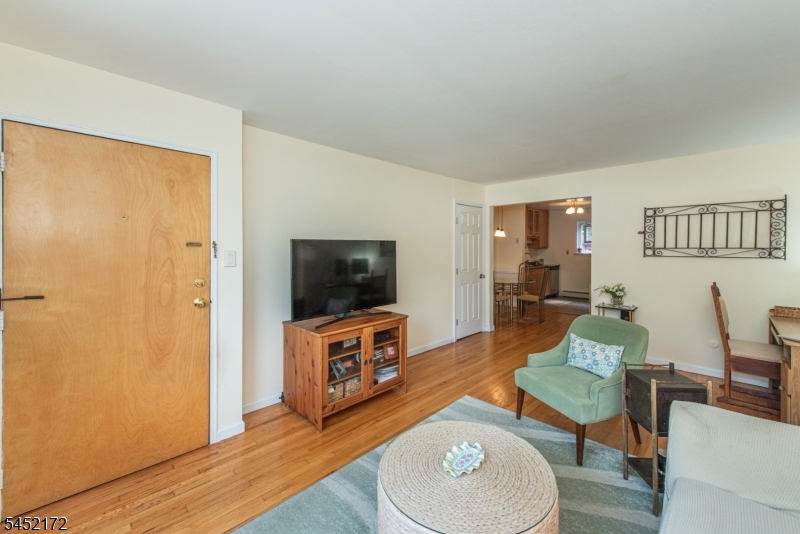 37 Espy Rd 7a Property Photo 10