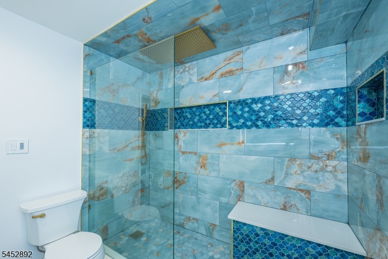 1247 Valley Rd A Property Photo 5
