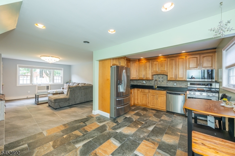 1247 Valley Rd A Property Photo 12