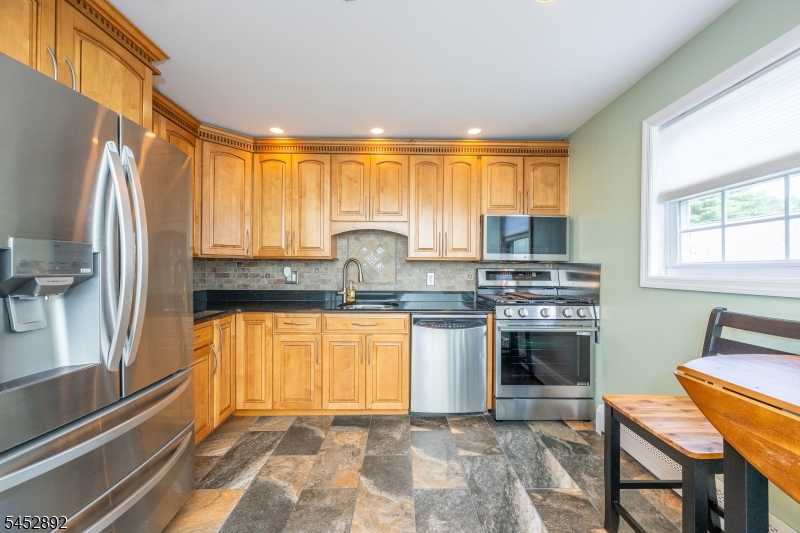 1247 Valley Rd A Property Photo 13