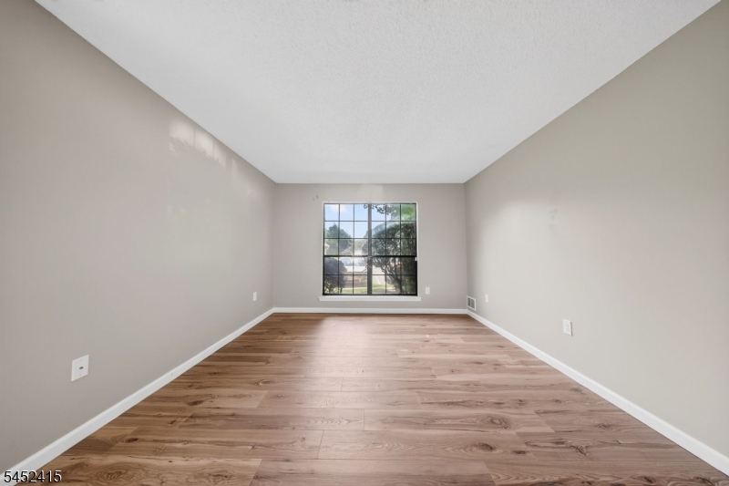60 Taylor Dr Property Photo 15