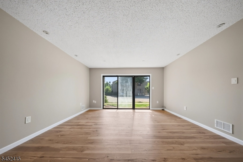 60 Taylor Dr Property Photo 16
