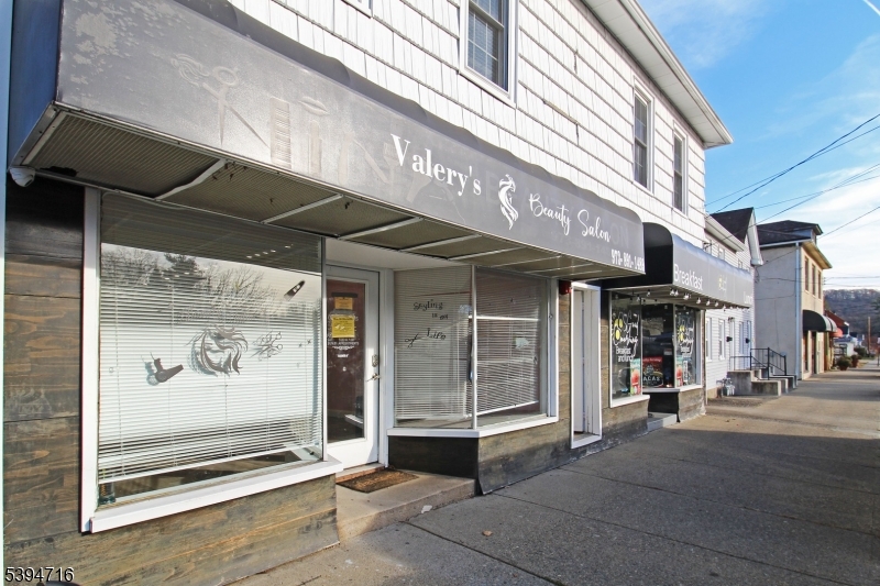 308 S Main St Property Photo 3