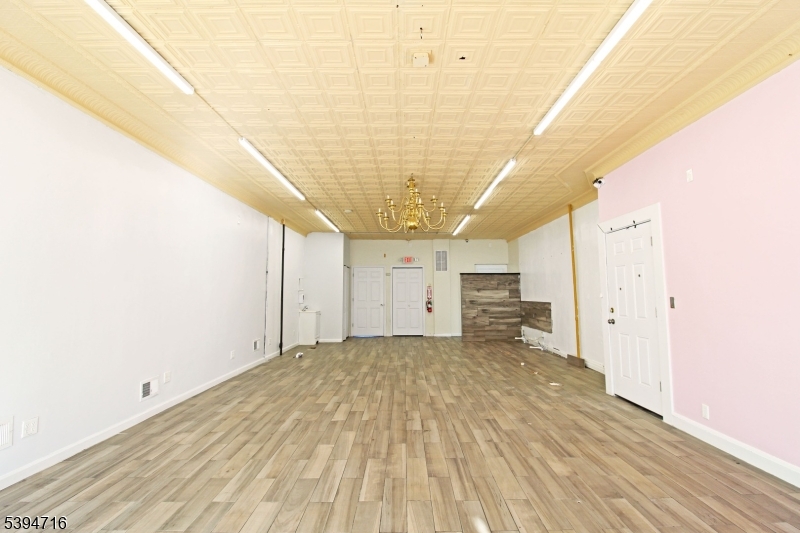 308 S Main St Property Photo 4