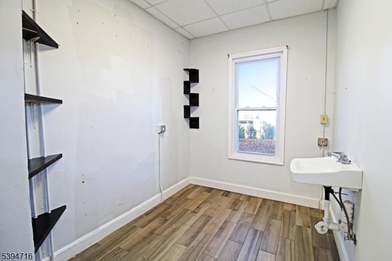 308 S Main St Property Photo 6