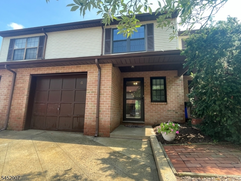 4 Amy Ct Property Photo 1