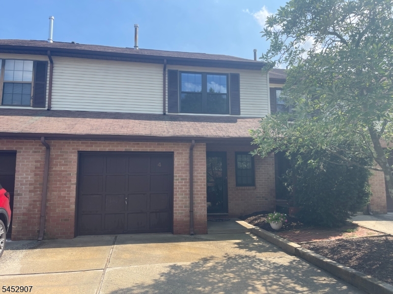4 Amy Ct Property Photo 3